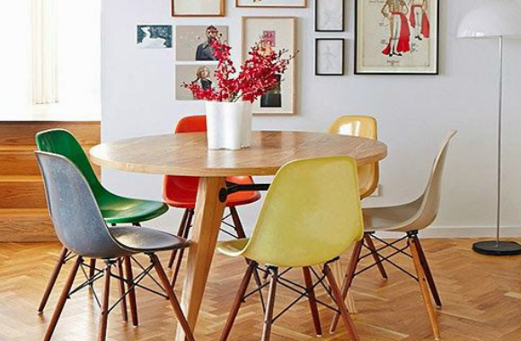 Uma simples mesa redonda já consegue deixar as pessoas mais próximas durante as refeições (Fotos: Reprodução/Pinterest)
