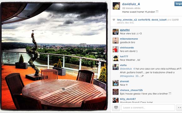 O zagueiro David Luiz, também morador de Londres, tem um belo espaço na varanda de seu apartamento 