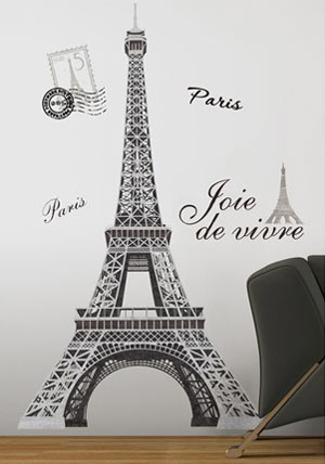 Loja Boutique do Papel de Parede oferece um adesivo da torre Eiffel, o maior ponto turístico da França, por R$ 155 (Foto: Reprodução)