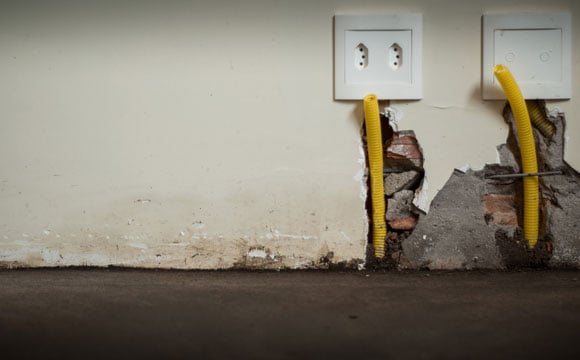 A parte elétrica é também uma questão de segurança. Não aceite gambiarras (Foto: Laura Figueiredo/100 Pepinos)