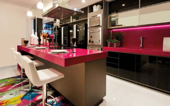 Bancada de cozinha de silestone pode até ganhar uma cor