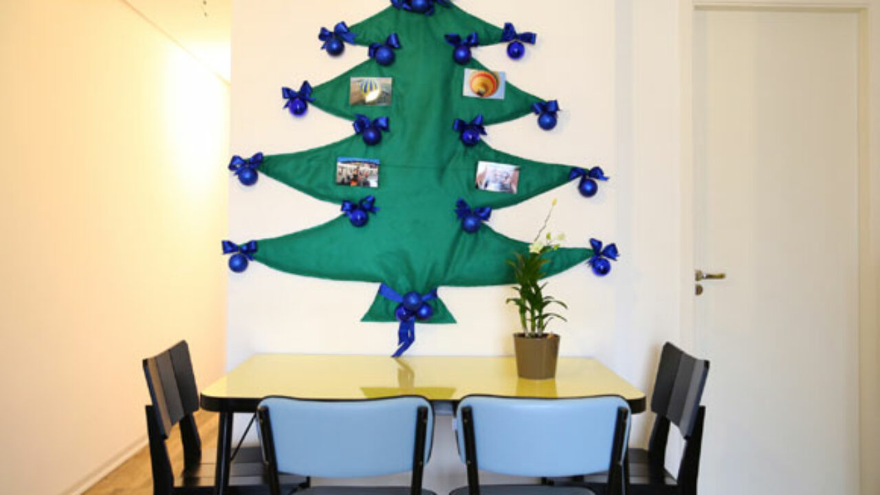 Monte sua árvore de Natal de parede e economize espaço e dinheiro. Assista  ao vídeo — Blog do Zap