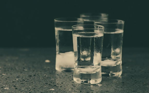 A vodka é mais do que uma bebida para fazer drinks (Foto: Shutterstock)
