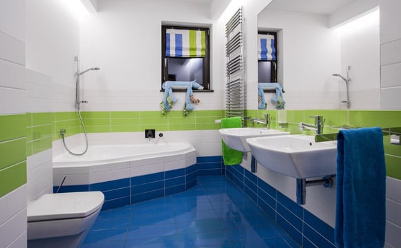 Revestimento colorido para banheiro: confira dicas de revestimento colorido