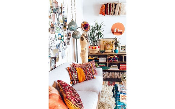 A almofada kilim combina com todos os tipos de decoração (Foto: BR.Pinterest.com.br)