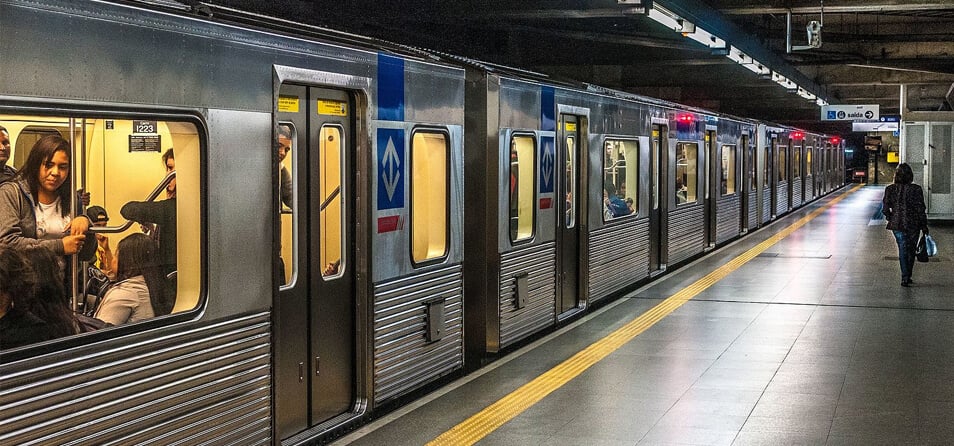 Linhas metrô SP. Vagão de metrô.