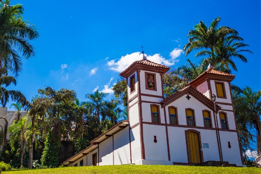 Igrejinha em cidade histórica de Minas Gerais.