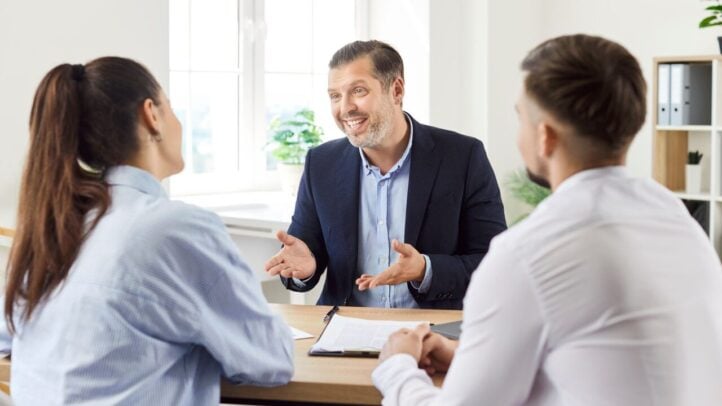 o que é despachante imobiliario