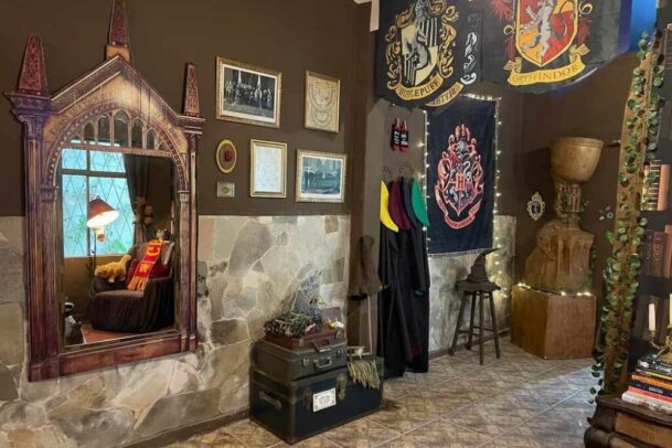 Decoração de uma casa tematica de bruxa