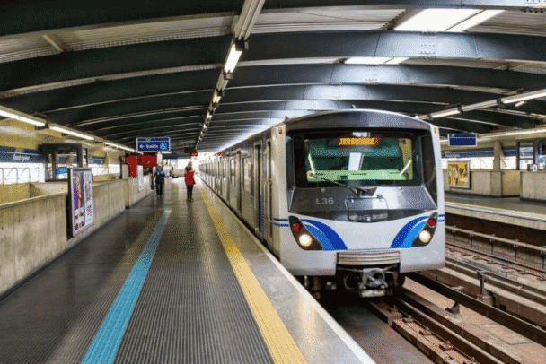 um trem na zona sul de são paulo