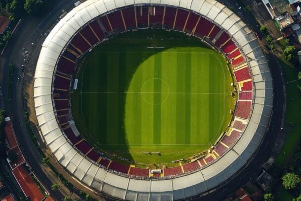 Foto do Estádio MorumBIS em SP, um dos maiores estádios do Brasil.