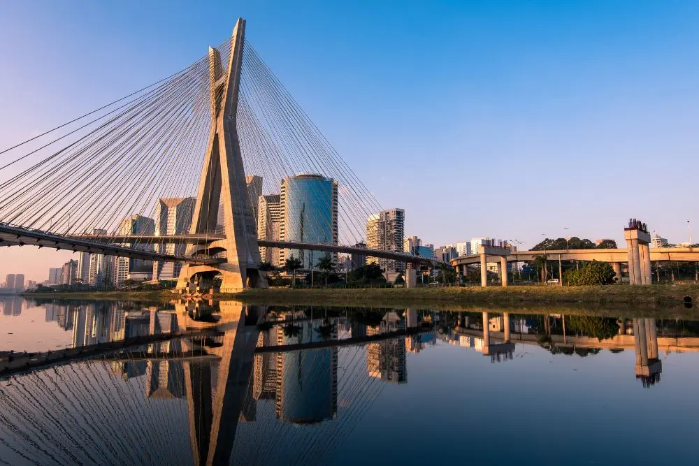 Vista de São Paulo pela Ponte Estaiada Octávio Frias de Oliveira.